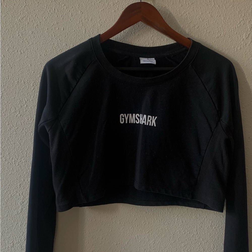 Gym shark crop top sweater
